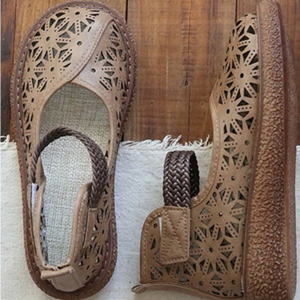 Elegant Platform Wild Head Retro Leather Hiking Boots (Brand New)